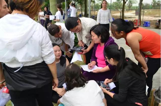 口哨發(fā)令、旗幟落下,比賽的完美呈現(xiàn),離不開裁判員的辛苦付出,低調(diào)是他們的代名詞