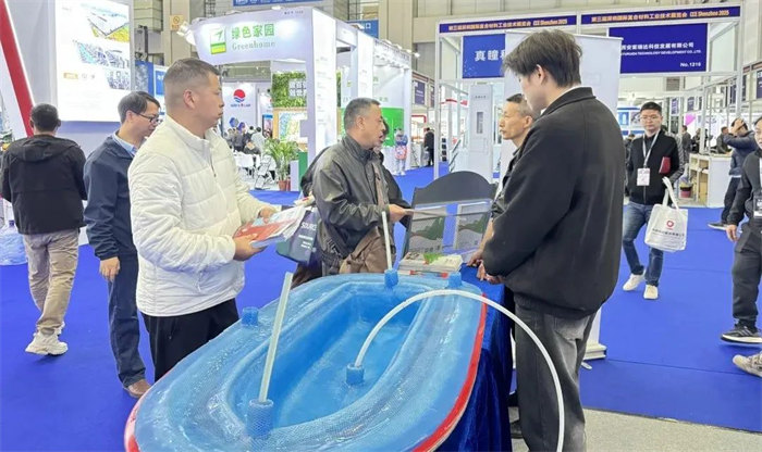 新型VPI硅膠真空成型工藝制作無(wú)人船